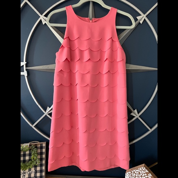 White House Black Market Dresses & Skirts - White House Black Market Pink Scallop Edge Layered Sleeveless Dress Size 4 Small